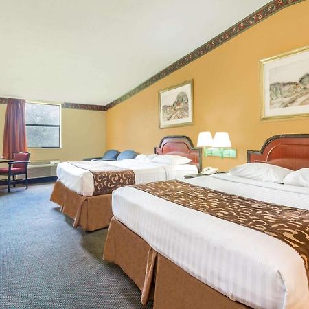 Howard Johnson By Wyndham Lake City Buitenkant foto
