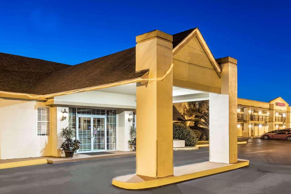 Howard Johnson By Wyndham Lake City Buitenkant foto